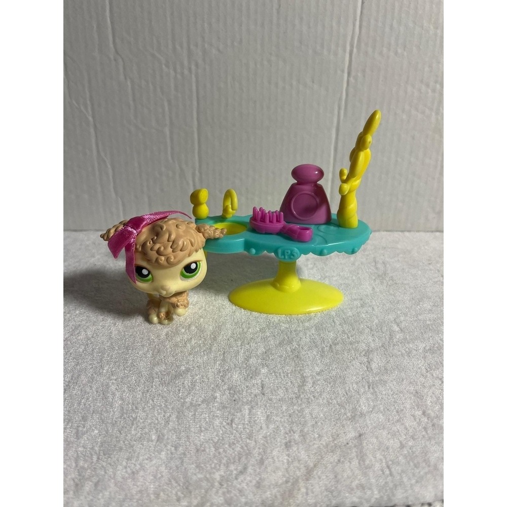 Littlest Pet Shop Portable Pets LPS #146 Poodle w/ Grooming Table